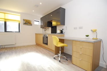 1 bed studio, Marvell Lane, St Judes, Plymouth, PL49BQ - Image 2
